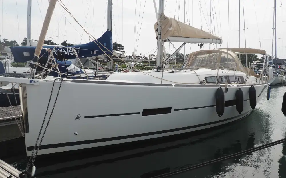 slider 9 Dufour 382 Grand Large