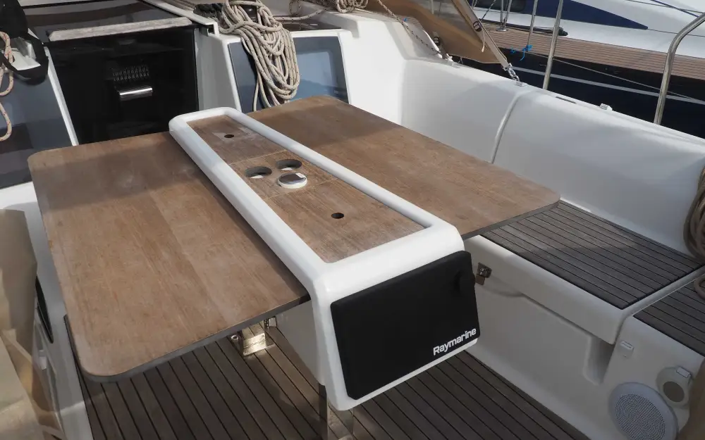 slider 11 Dufour 382 Grand Large