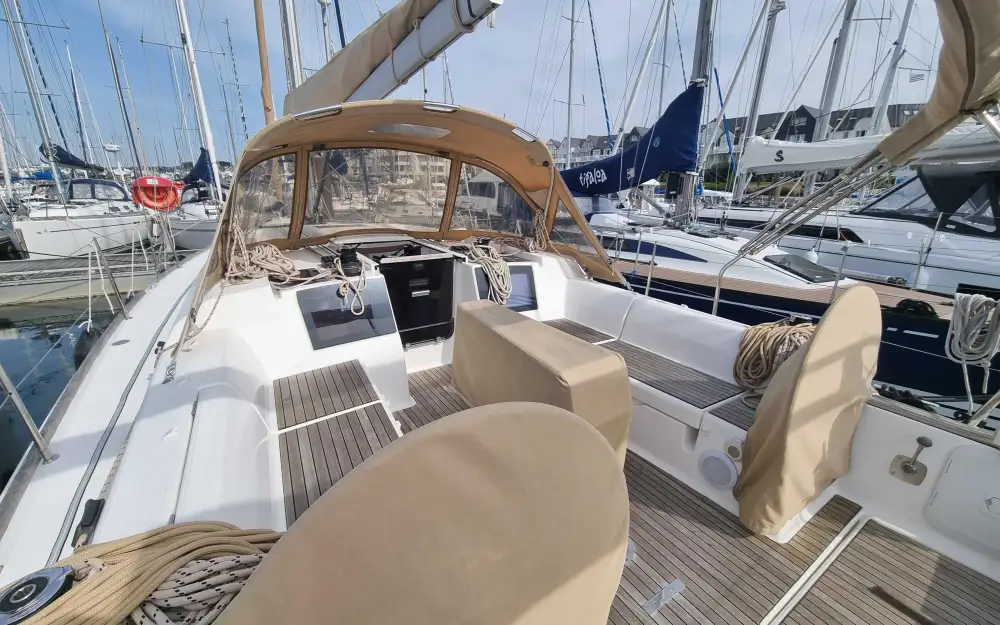 slider 2 Dufour 382 Grand Large