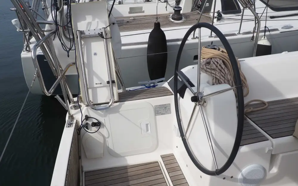 slider 6 Dufour 382 Grand Large