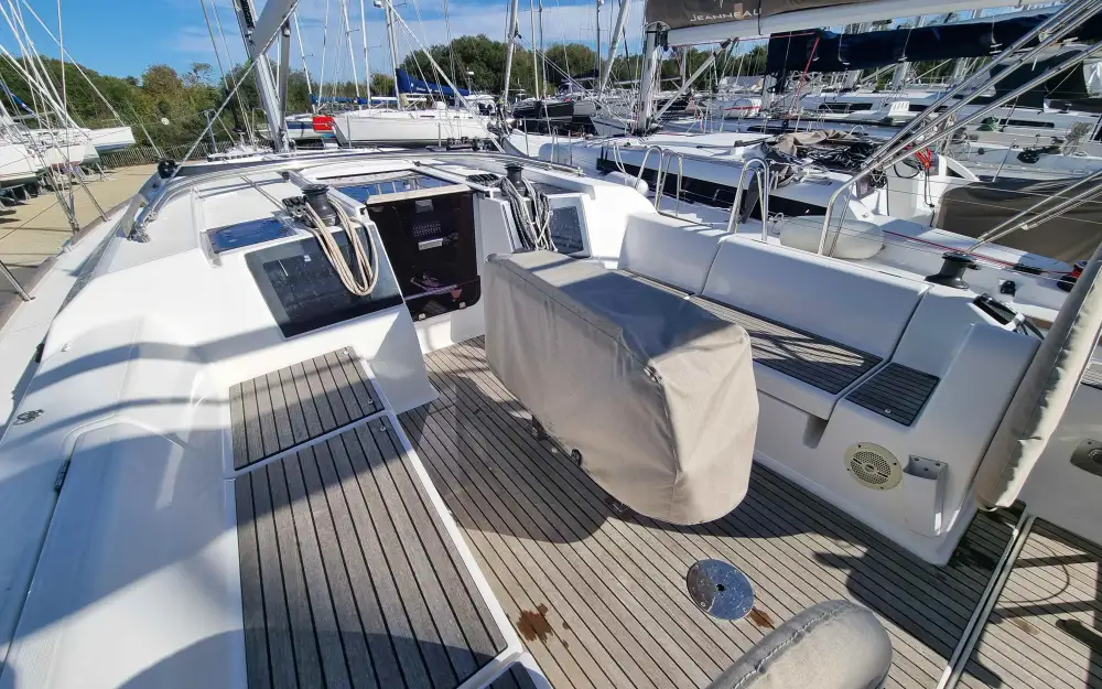 slider 12 Dufour 382 Grand Large