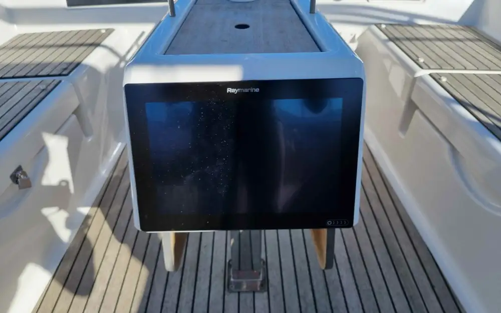 slider 16 Dufour 382 Grand Large