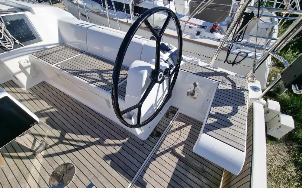 slider 18 Dufour 382 Grand Large