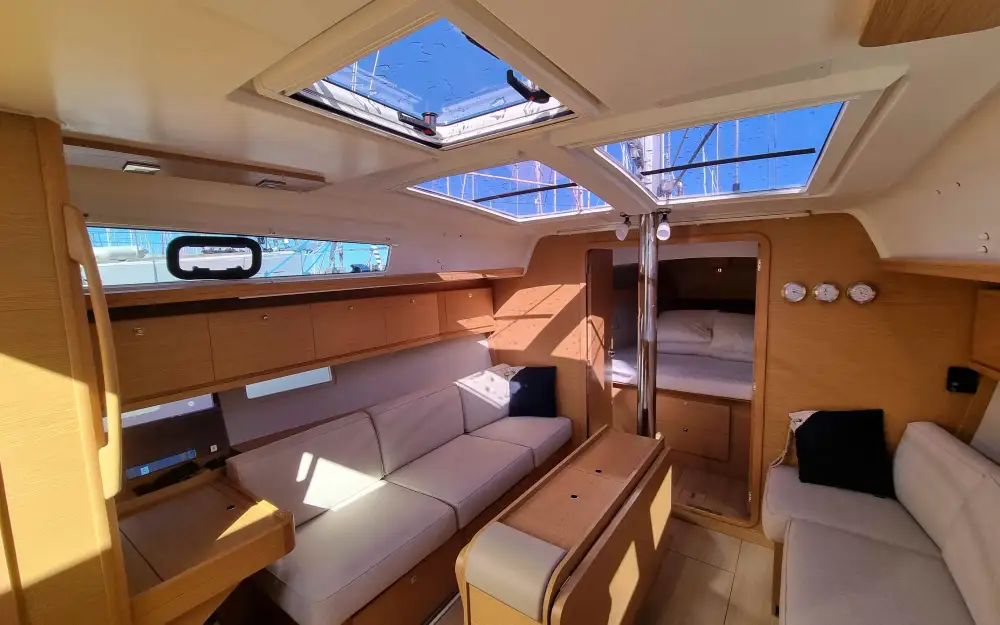 slider 0 Dufour 382 Grand Large