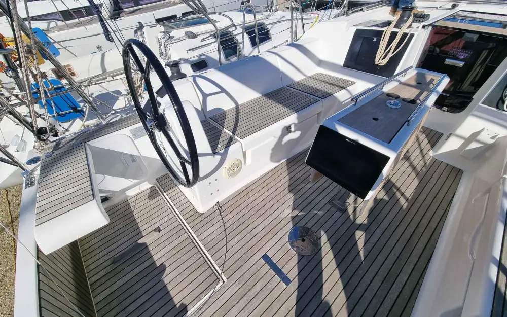 slider 19 Dufour 382 Grand Large