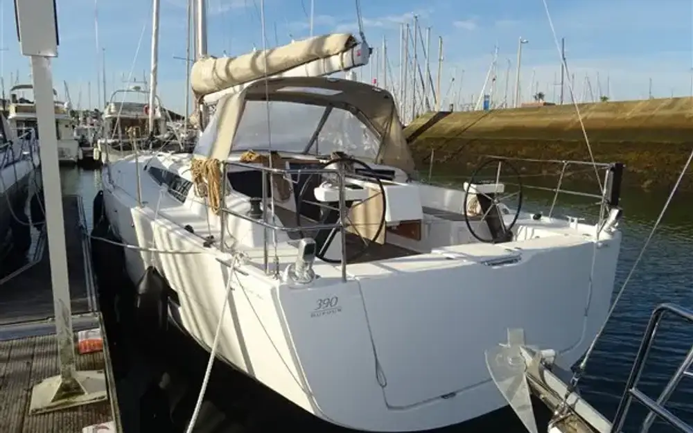 slider 1 Dufour 390