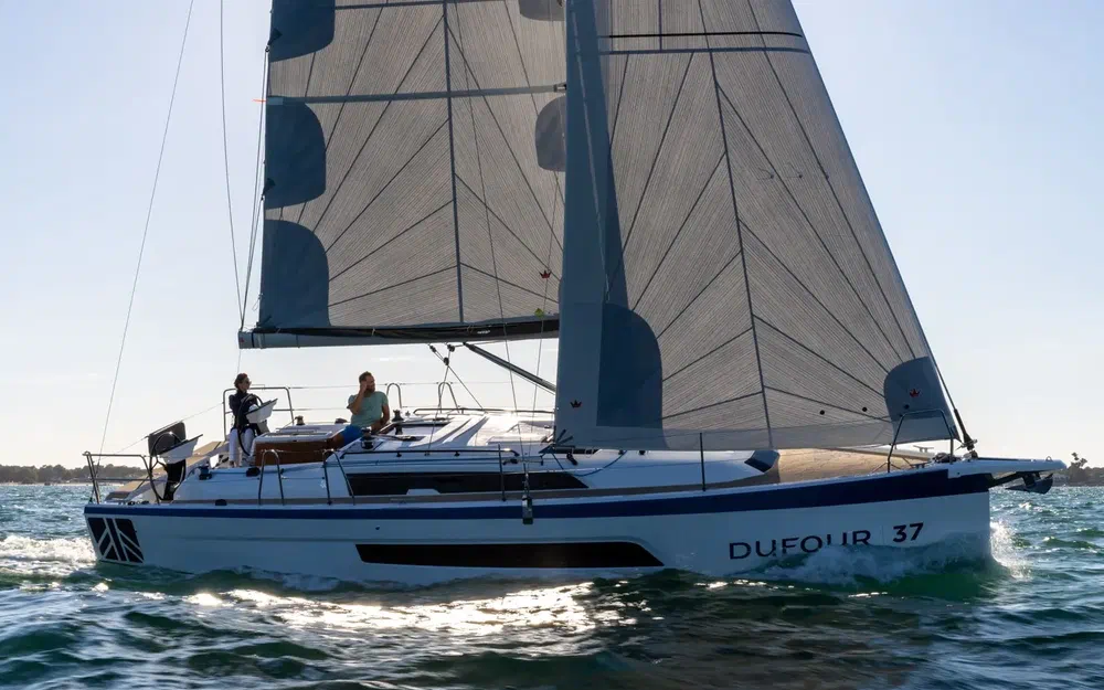 slider 8 Dufour 37