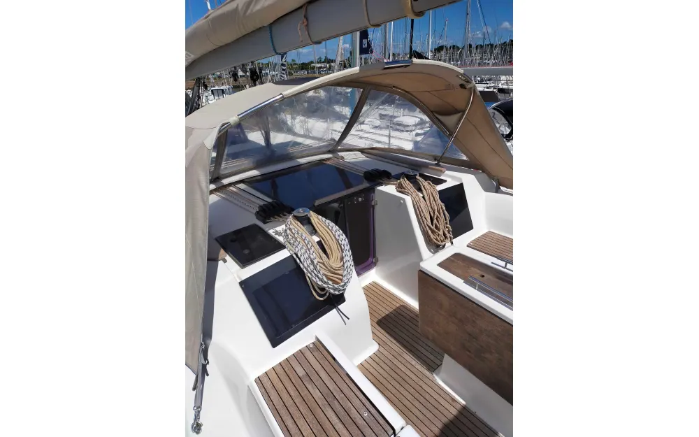 slider 15 Dufour 412 Grand Large