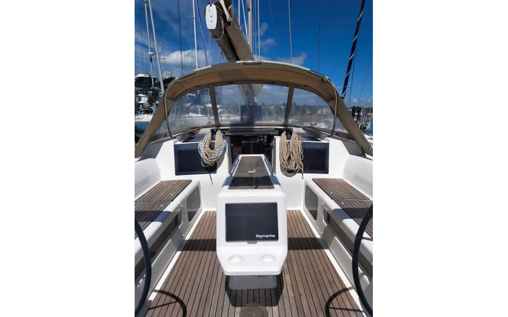 slider 1 Dufour 412 Grand Large