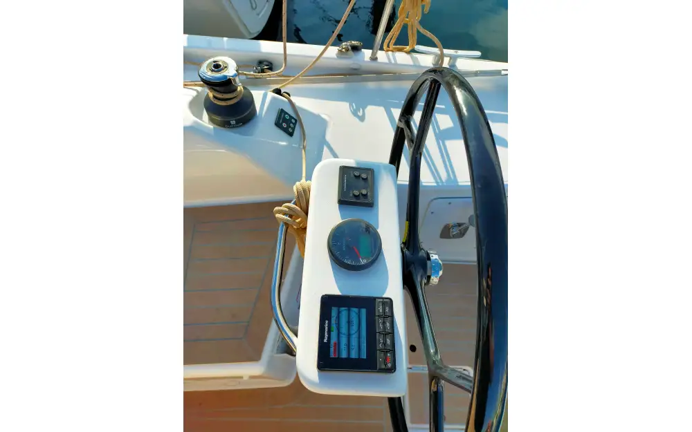 slider 11 Dufour 390