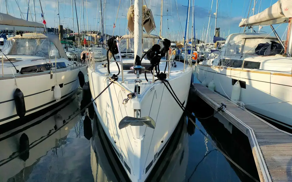 slider 8 Dufour 390