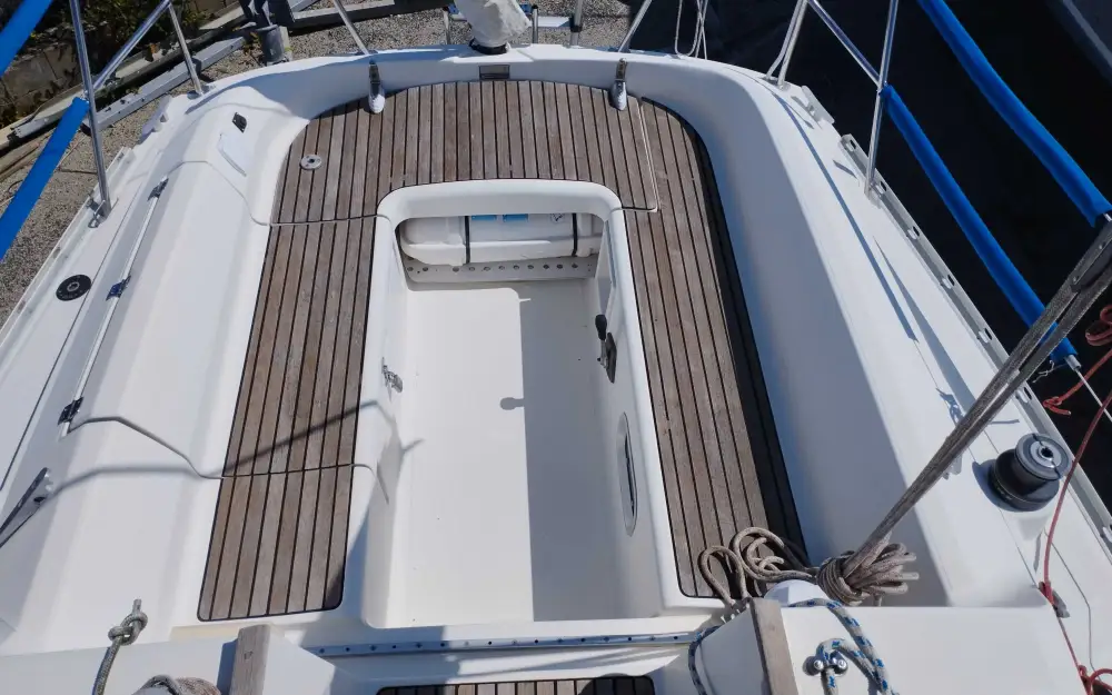 slider 10 Jeanneau Sun Odyssey 30