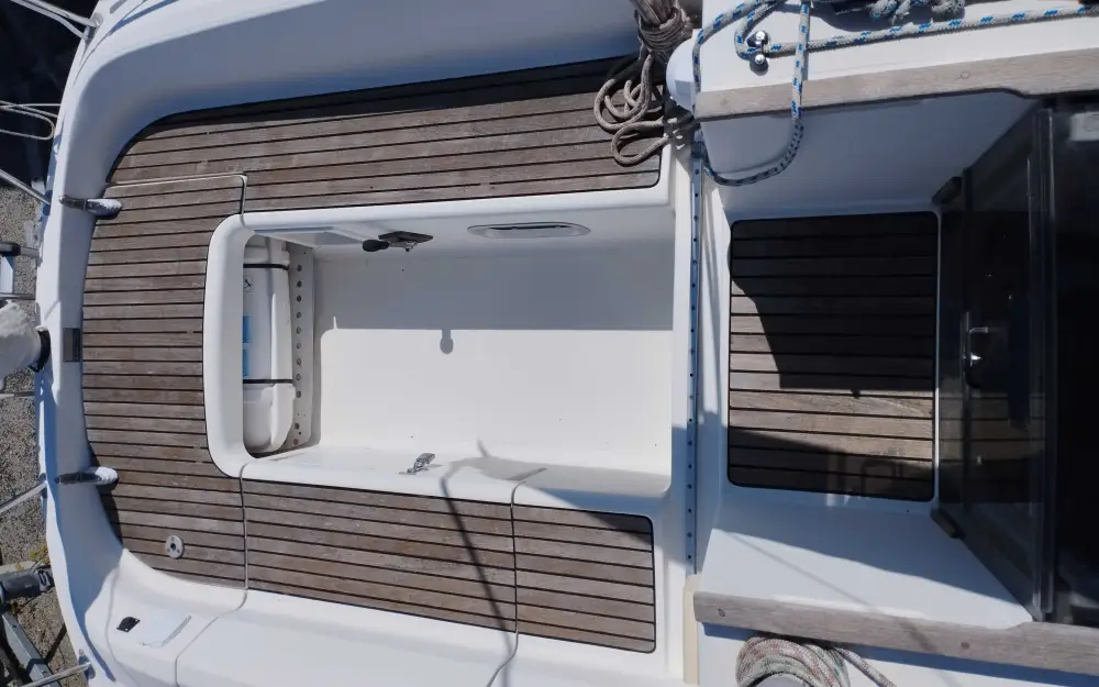 slider 11 Jeanneau Sun Odyssey 30