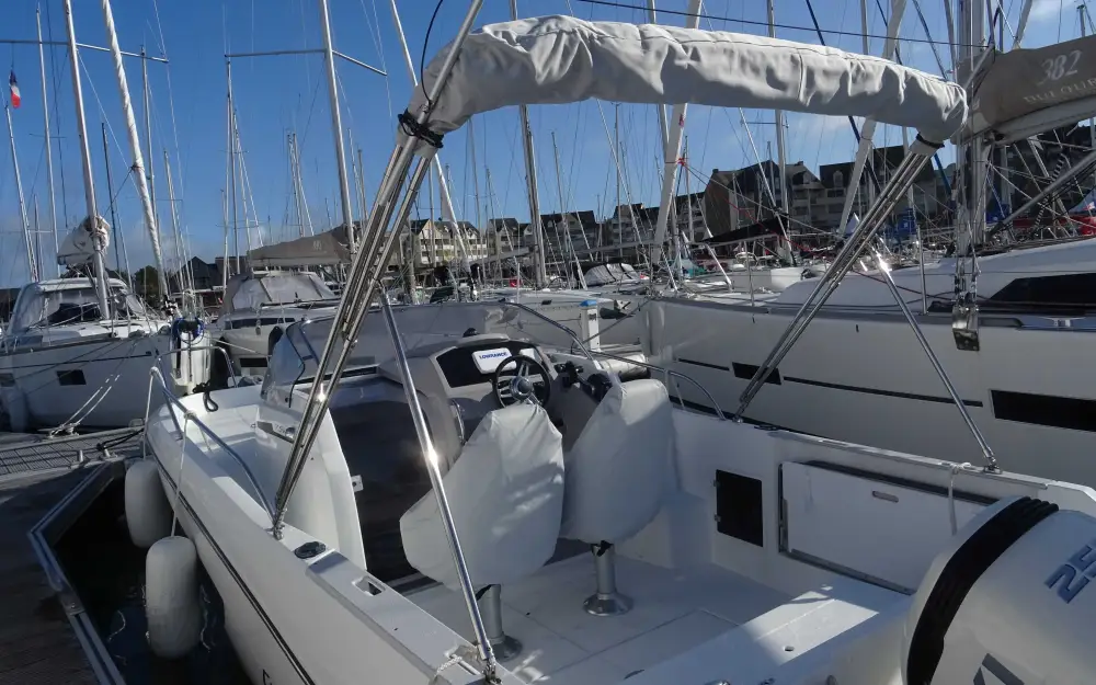 slider 1 Jeanneau Cap Camarat 7.5 WA