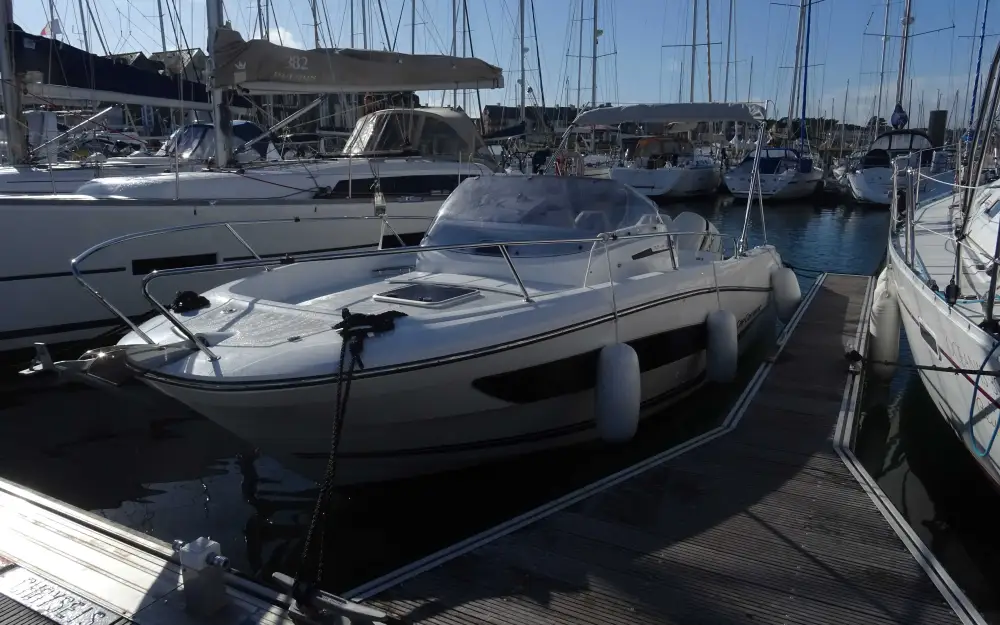 slider 2 Jeanneau Cap Camarat 7.5 WA