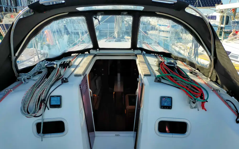 slider 10 Jeanneau Sun Odyssey 349