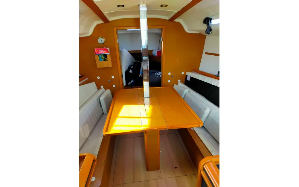 slider 18 Jeanneau Sun Odyssey 349