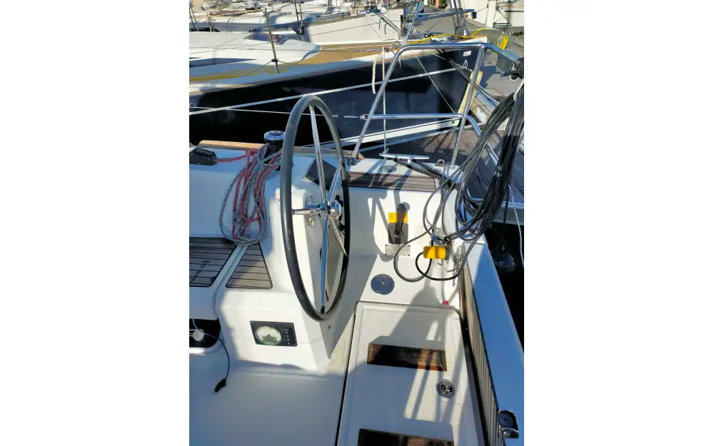 slider 5 Jeanneau Sun Odyssey 349