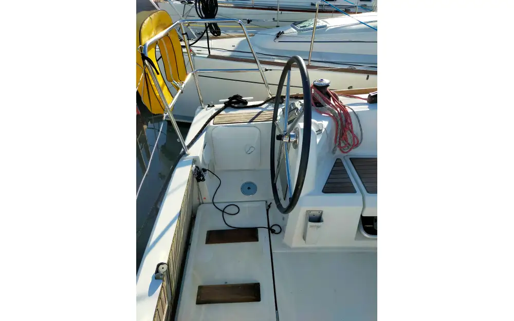 slider 6 Jeanneau Sun Odyssey 349