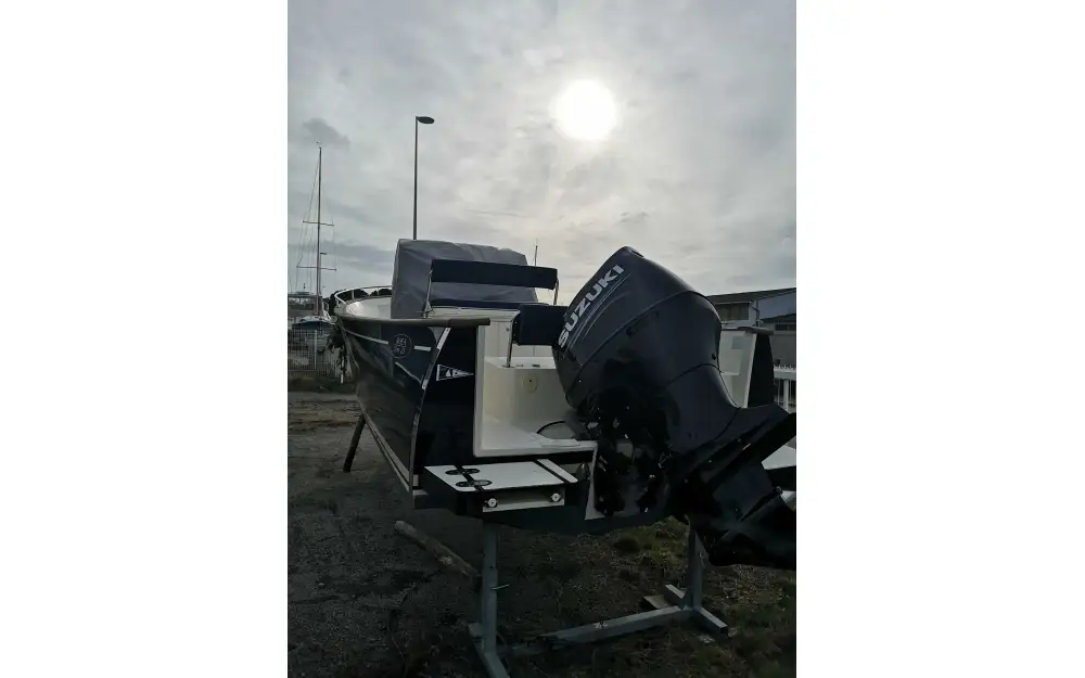 slider 1 Rhea 23 Open