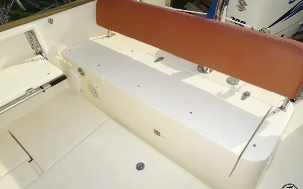 slider 15 Rhea 27 Escapade