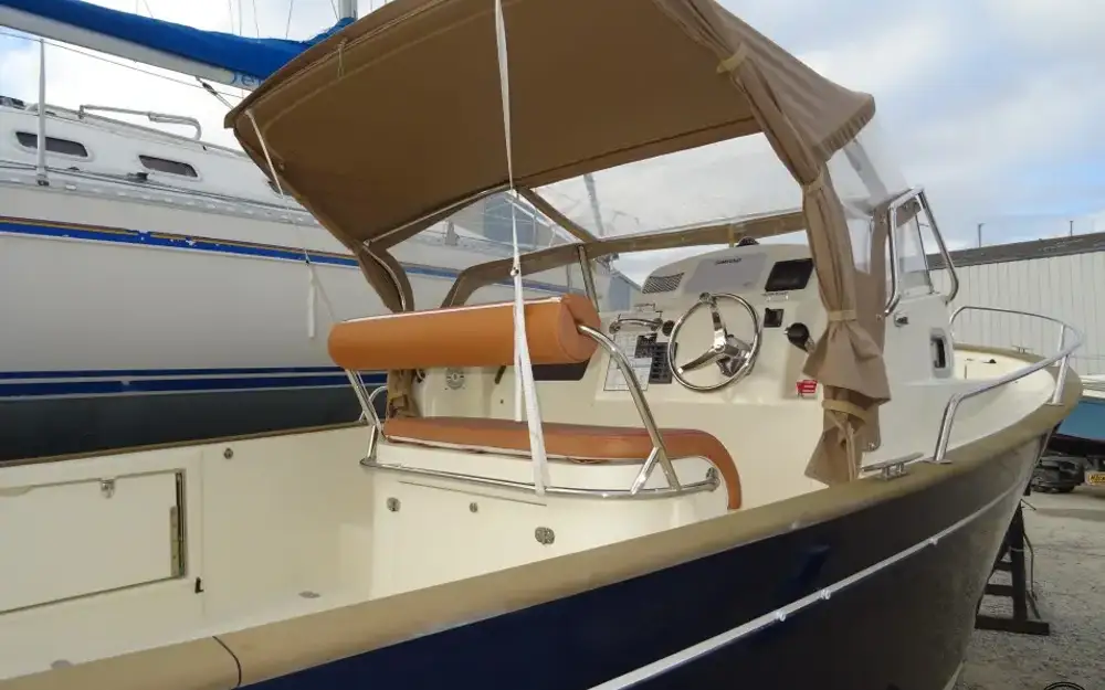 slider 5 Rhea 27 Escapade