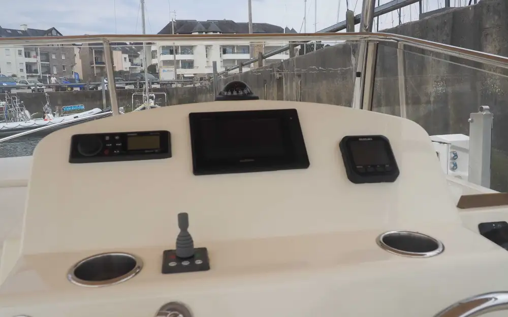 slider 19 Rhea 27 Escapade