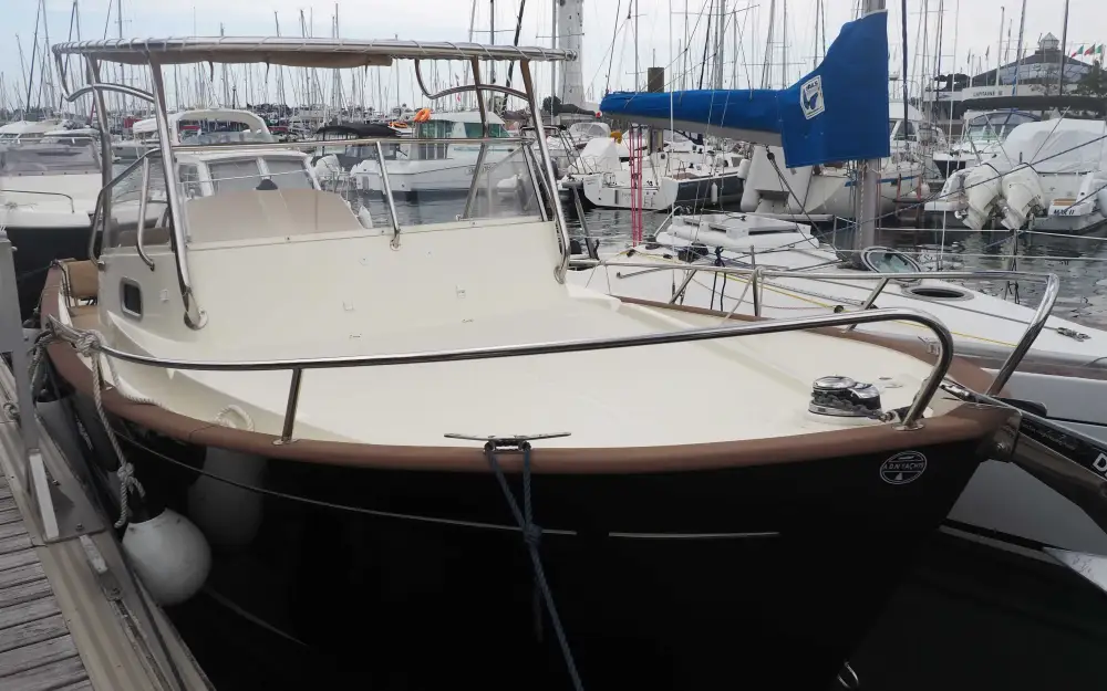 slider 2 Rhea 27 Escapade