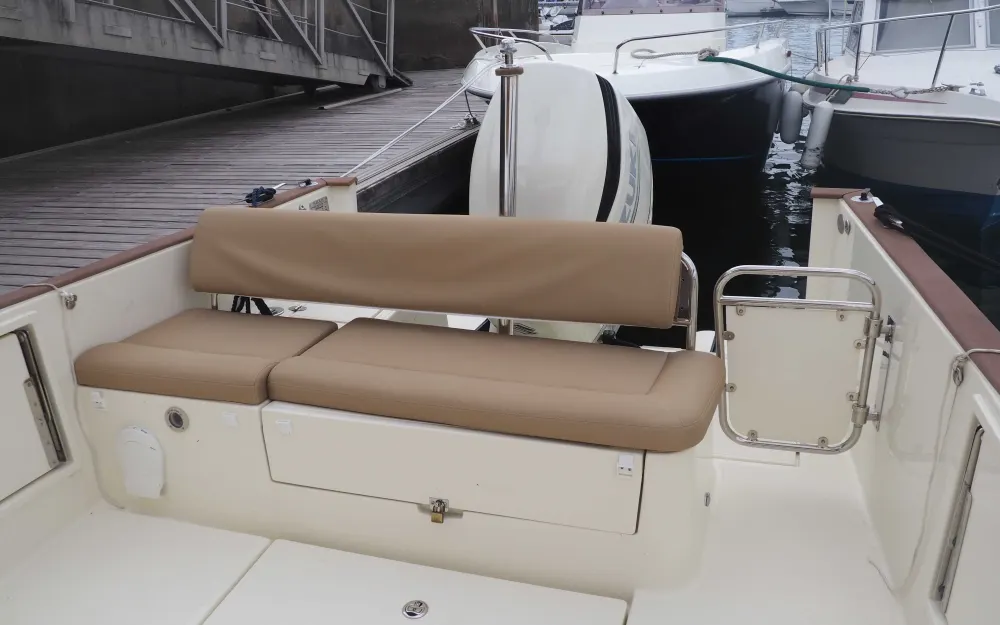slider 6 Rhea 27 Escapade