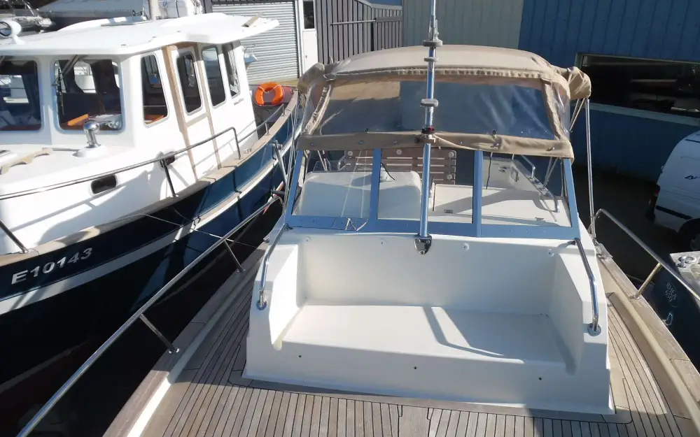 slider 5 Rhea 750 Open
