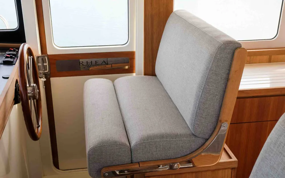 slider 10 Rhea Trawler 34 - null