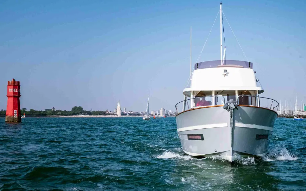 slider 3 Rhea Trawler 34 - null