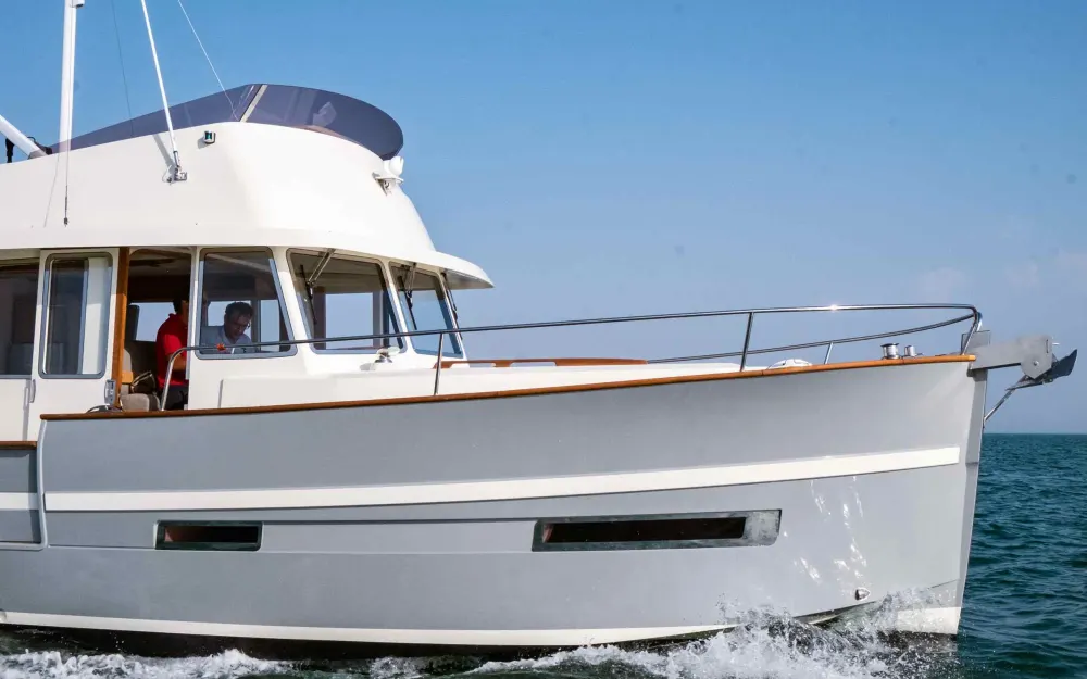slider 4 Rhea Trawler 34 - null