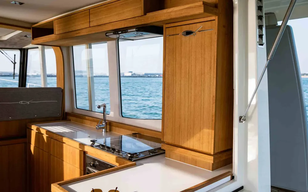 slider 5 Rhea Trawler 34 - null