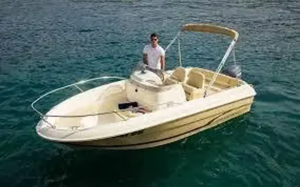 JeanneauCap Camarat 555 Open