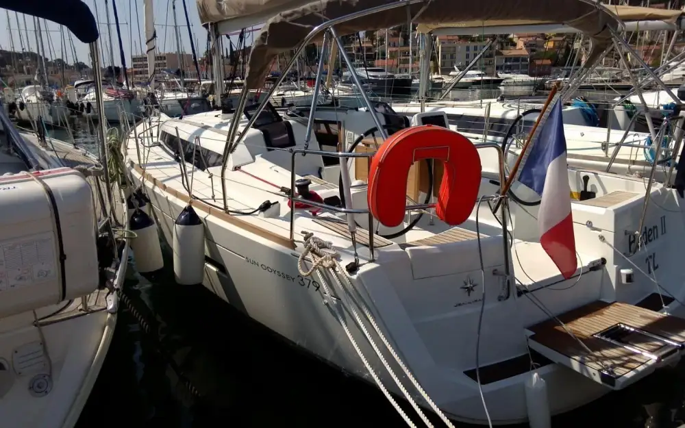 slider 10 Jeanneau Sun Odyssey 379
