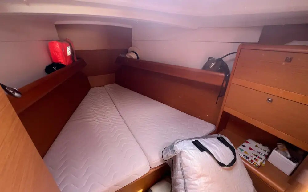 slider 3 Jeanneau Sun Odyssey 379