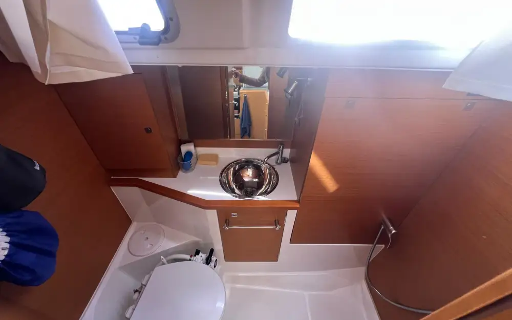 slider 4 Jeanneau Sun Odyssey 379