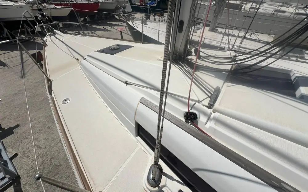 slider 8 Jeanneau Sun Odyssey 379