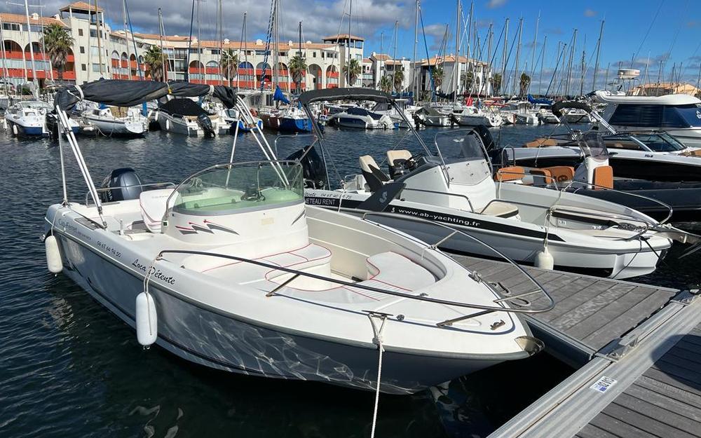 slider 0 B2 Marine Cap Ferret 650 Open Sun Deck