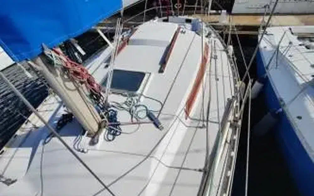 slider 7 Jeanneau Aquila