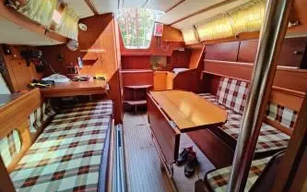 slider 1 Jeanneau Aquila