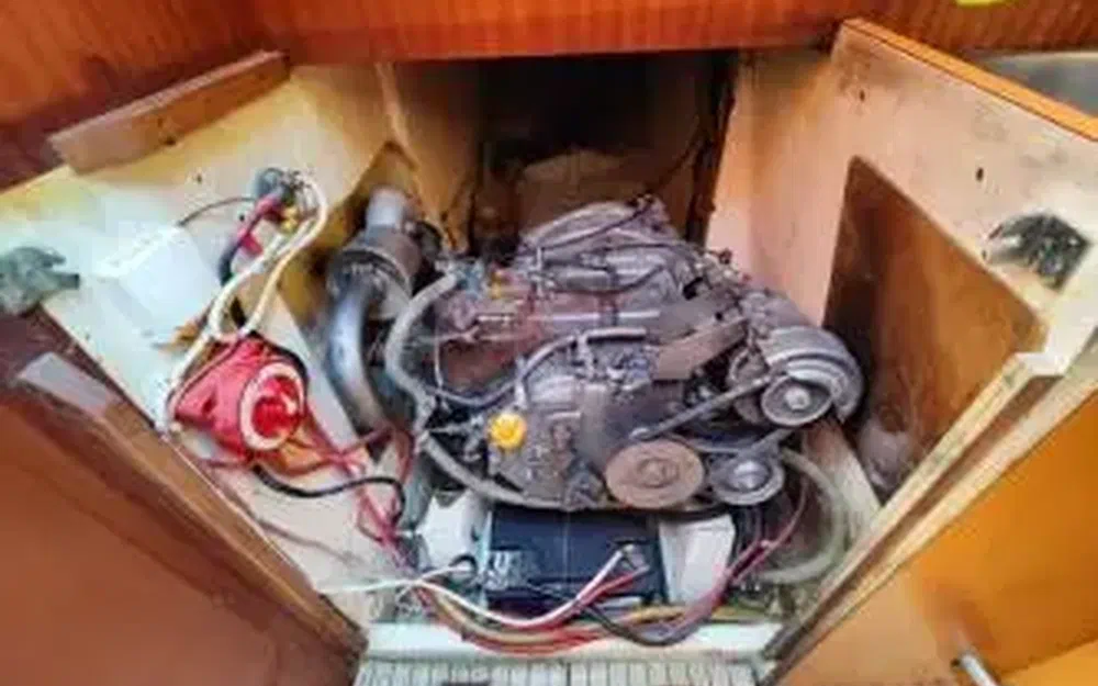 slider 2 Jeanneau Aquila