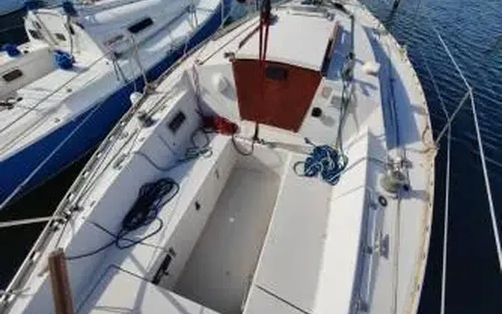 slider 6 Jeanneau Aquila