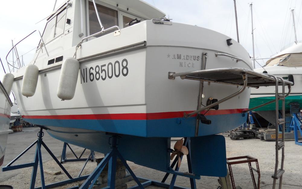 slider 2 Beneteau Antares 800