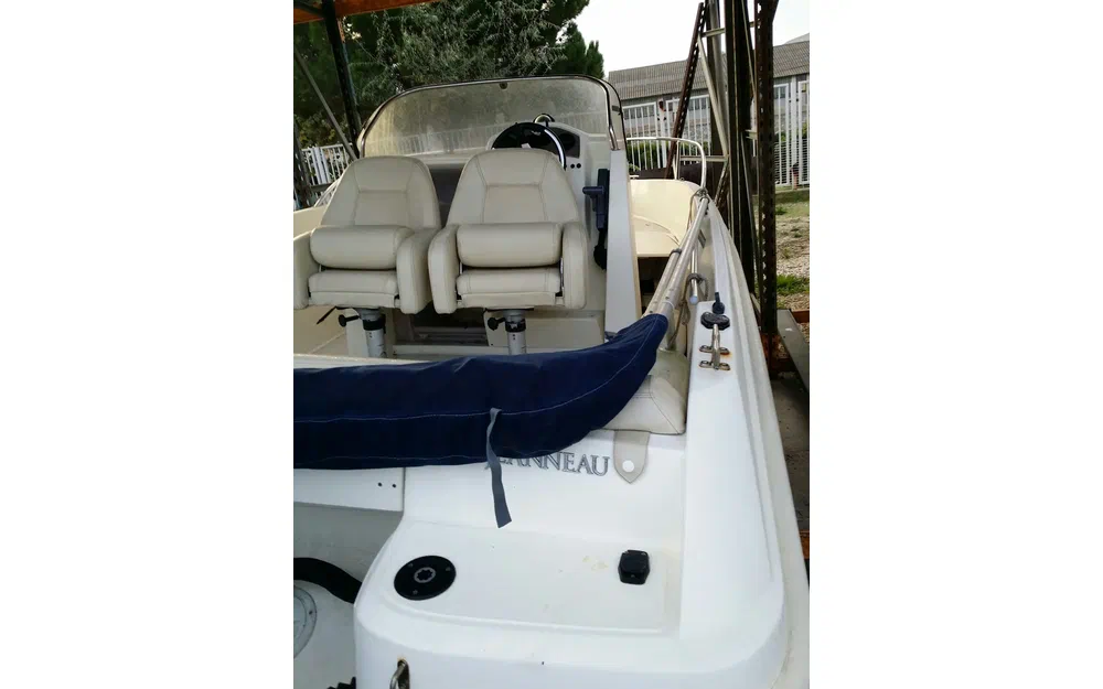 slider 2 Jeanneau Cap Camarat 5.5 CC