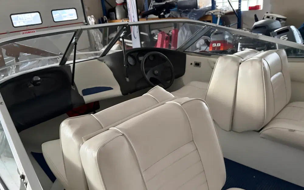 slider 2 Fisher Boats Fisher 470 Sport