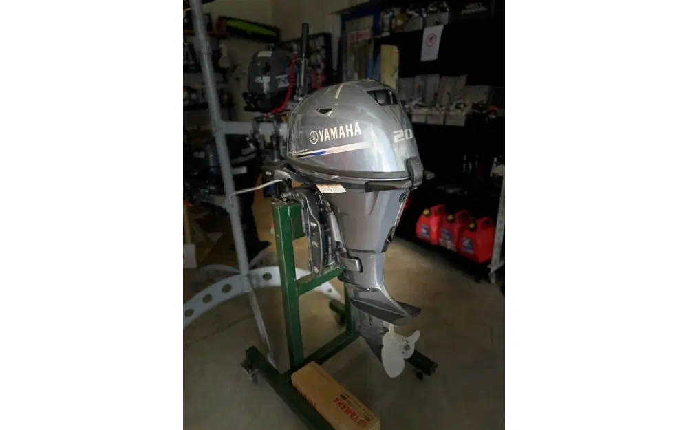 slider 0 Moteur Yamaha 20Cv