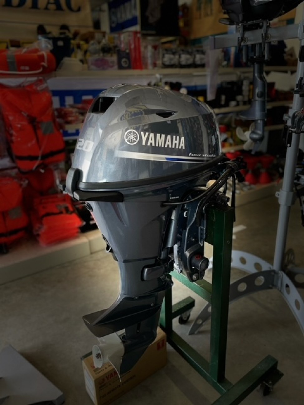 slider 1 Yamaha 20