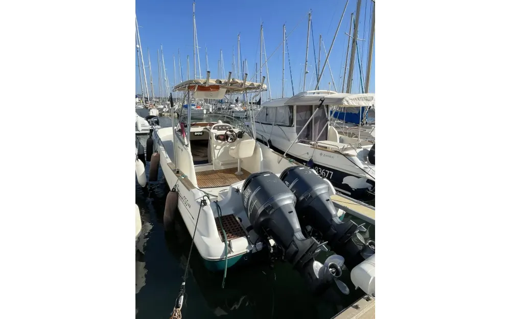 slider 1 Jeanneau Cap Camarat 755 WA